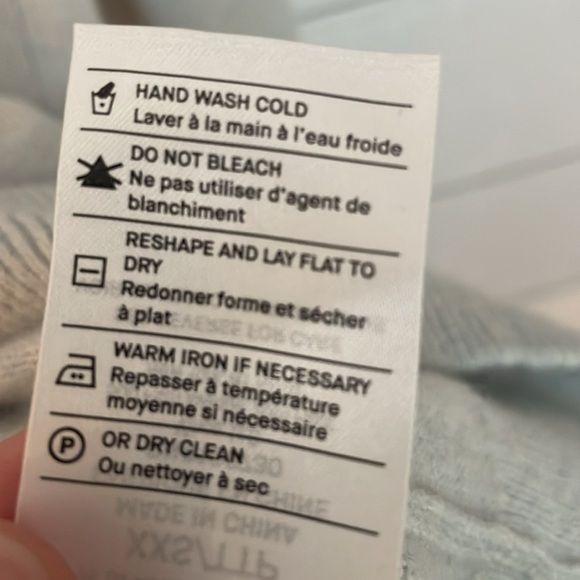 Vince 100% Cashmere Grey Blue V-neck Sweater Size XXS - Picture 9 of 10